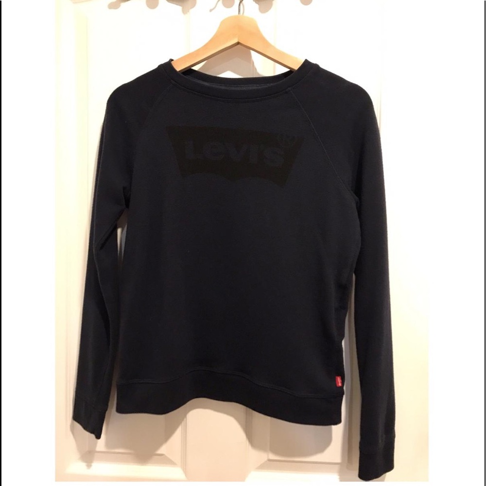 Levi’s crewneck sweatshirt